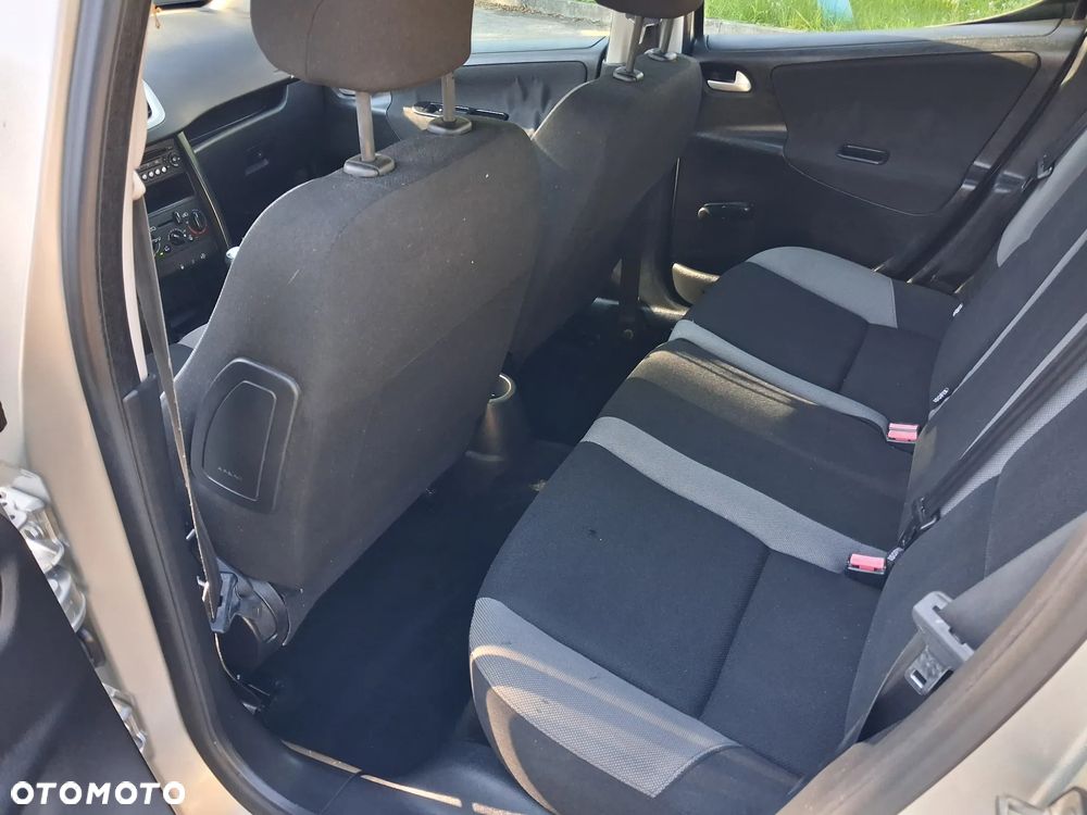 Peugeot 207 1.4 16V Trendy - 13