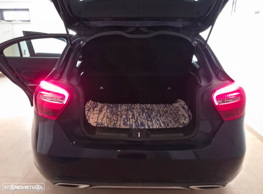 Mercedes-Benz A 180 d Urban - 16