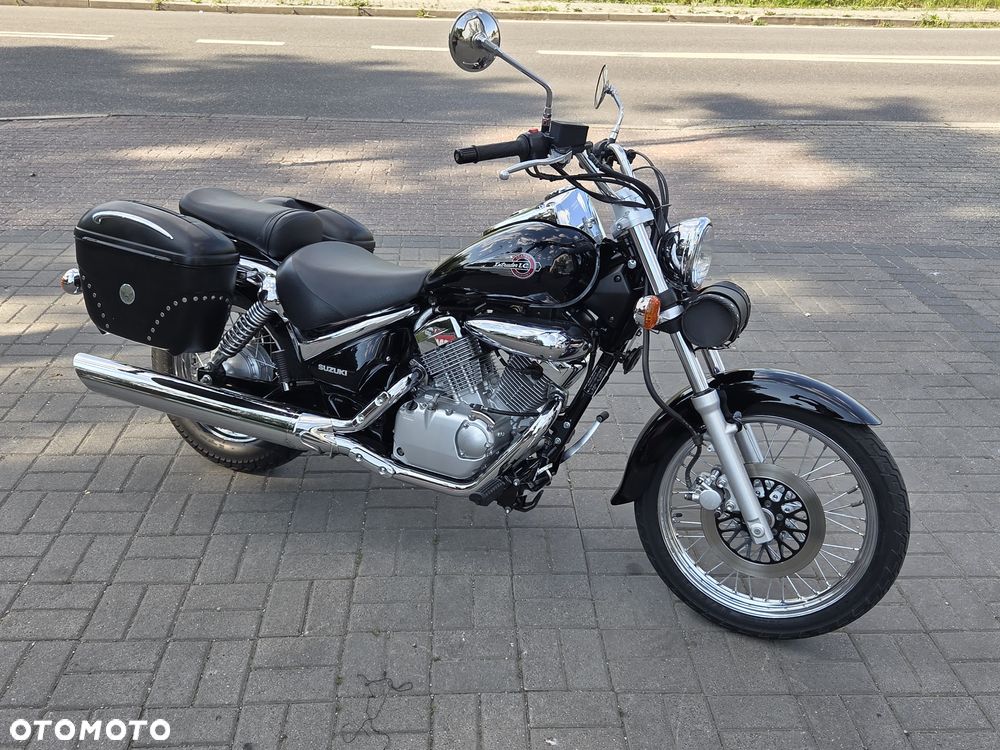 Suzuki Intruder - 12