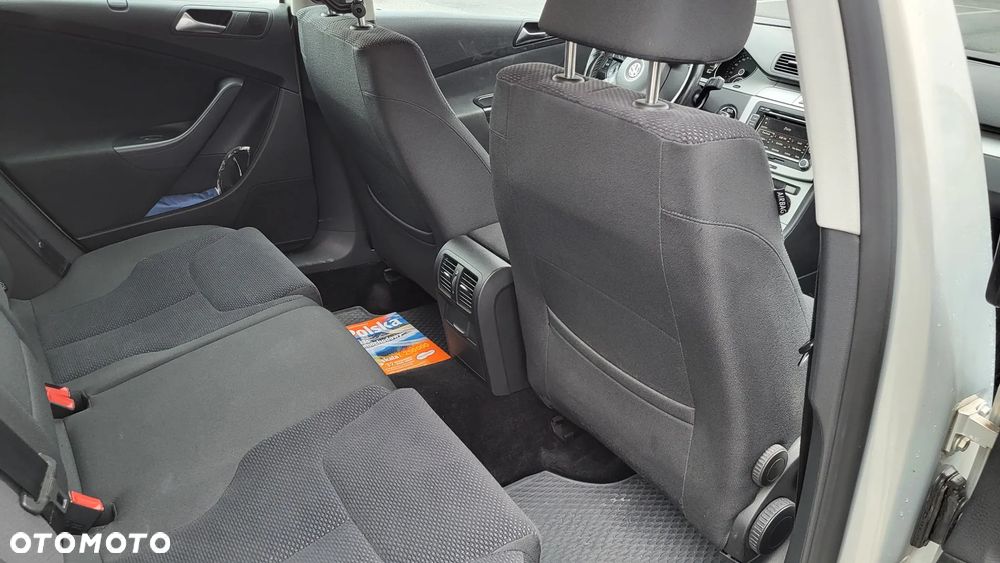 Volkswagen Passat Variant 2.0 TDI Comfortline - 18