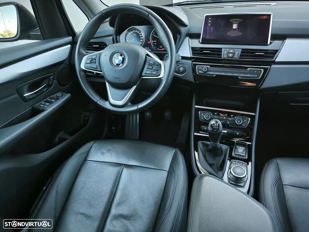 BMW 216 Active Tourer d Line Luxury - 24