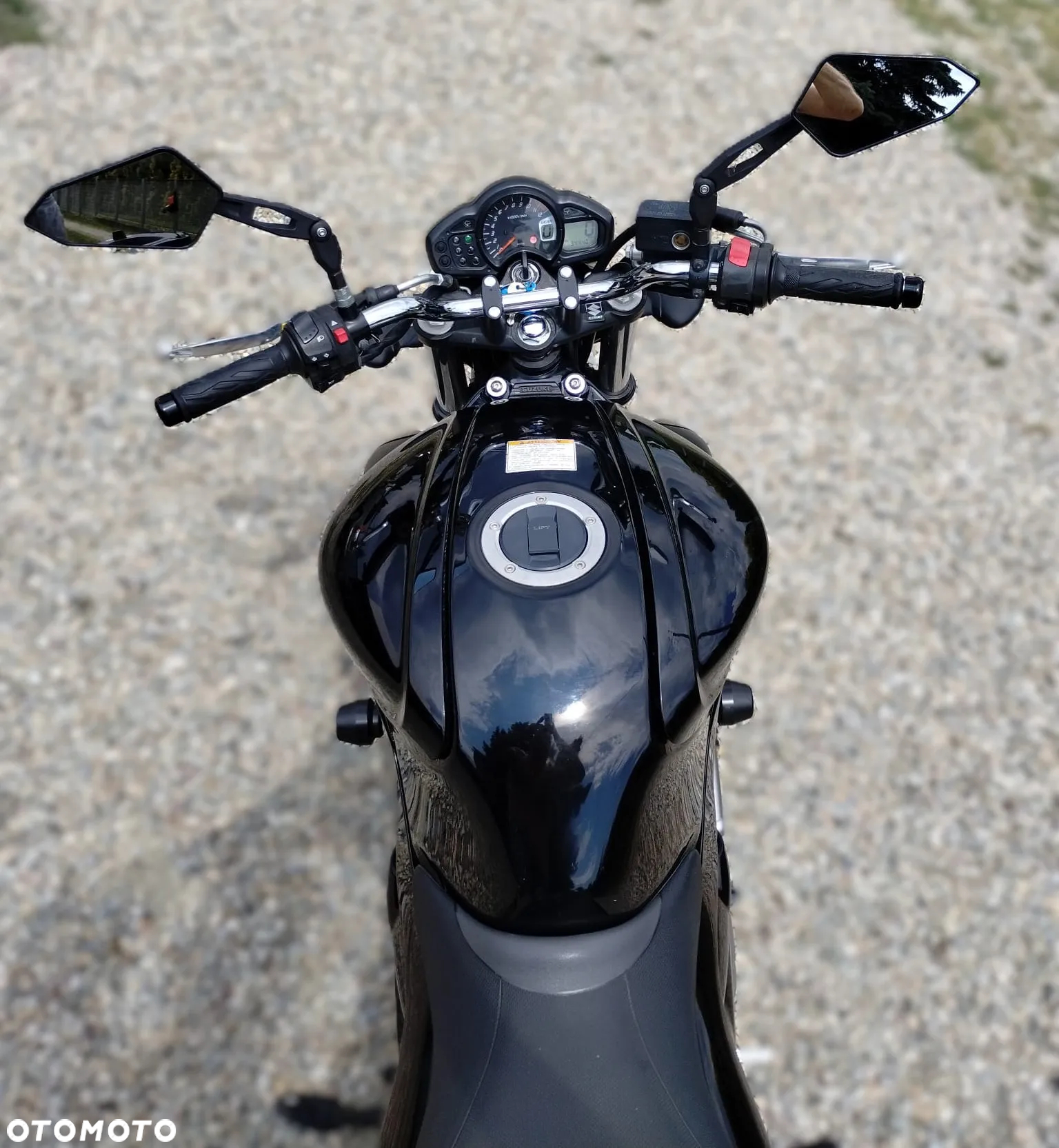 Suzuki Gladius - 2