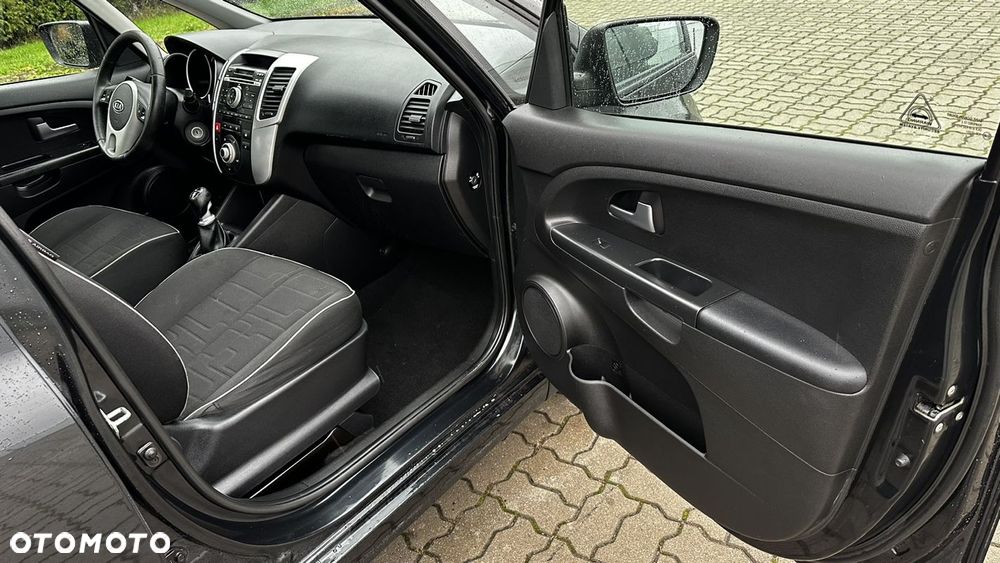 Kia Venga 1.4 CVVT Dream Team Edition - 18