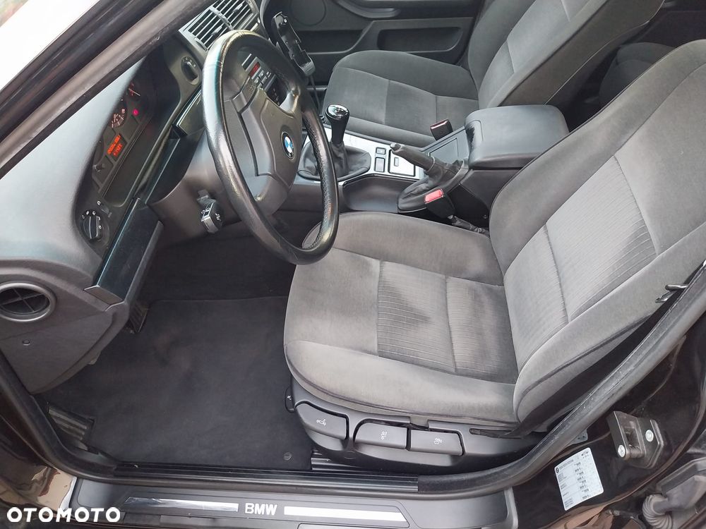 BMW Seria 5 523i - 18
