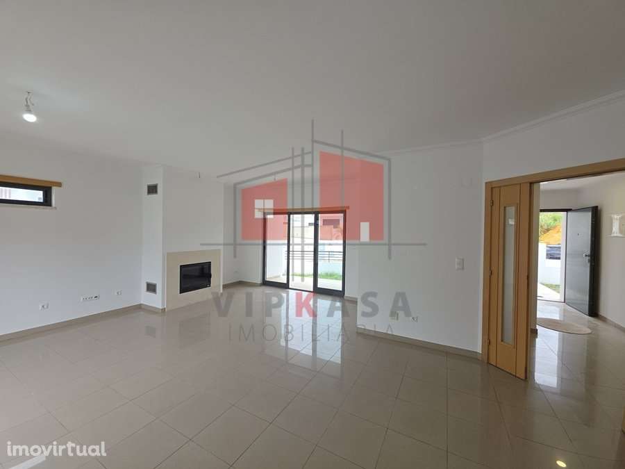 Moradia T5 totalmente remodelada - Grande imagem: 3/28