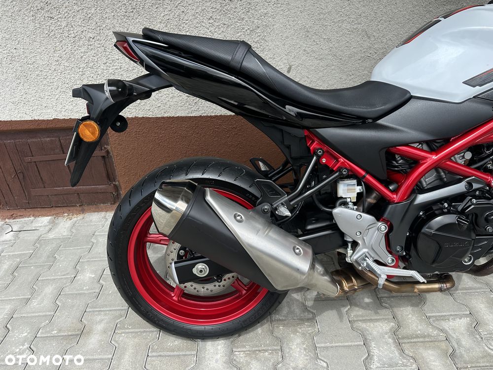Suzuki SV - 13