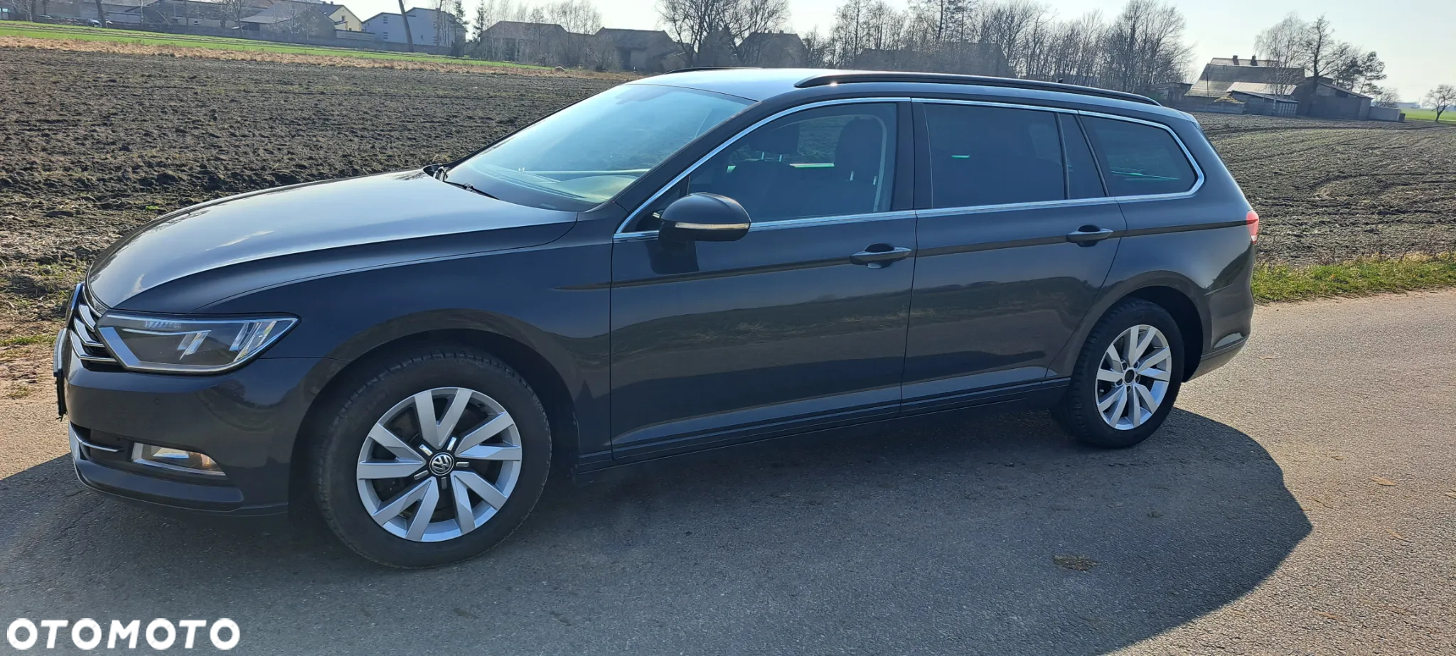 Volkswagen Passat 2.0 TDI (BlueMotion Technology) DSG Comfortline - 11
