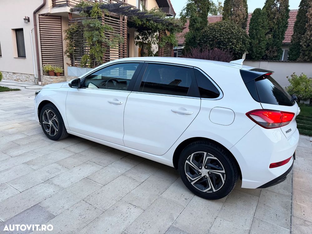 Hyundai i30 1.5 110CP 5DR M/T Highway - 1