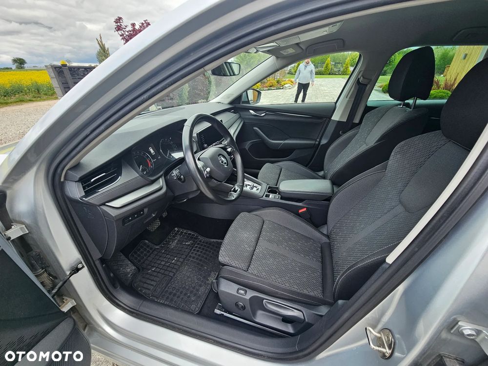 Skoda Octavia 2.0 TDI SCR Ambition DSG - 10