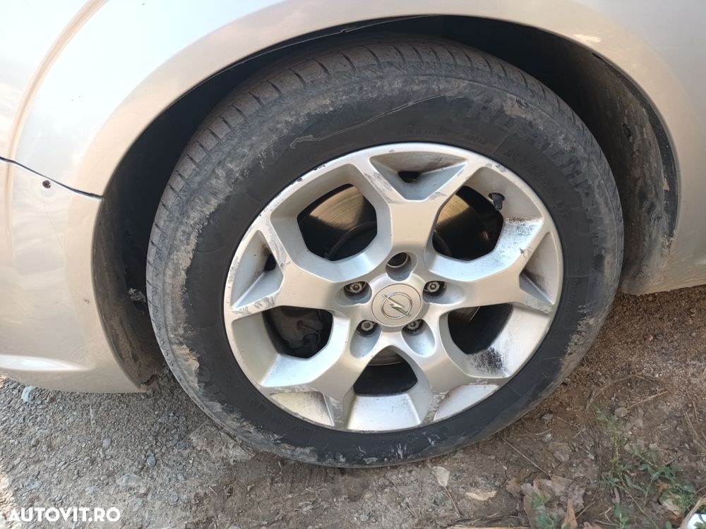 Dezmembrari  Opel ZAFIRA B  2005  > 0000 1.9 CDTI Motorina - 16