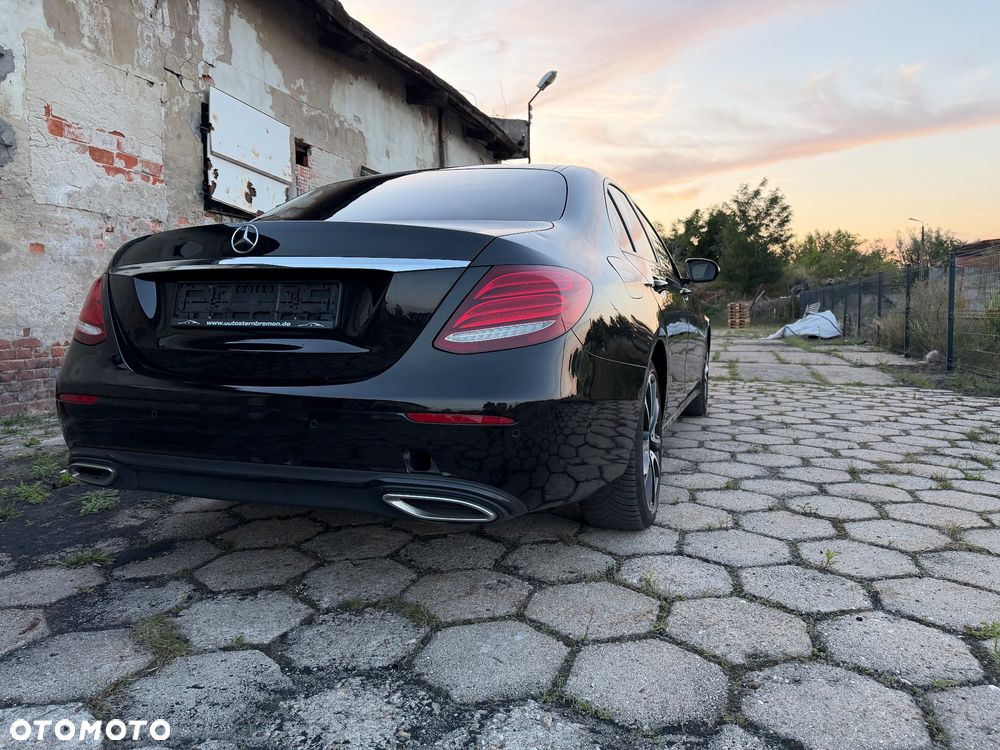 Mercedes-Benz Klasa E 220 d 9G-TRONIC Exclusive - 11