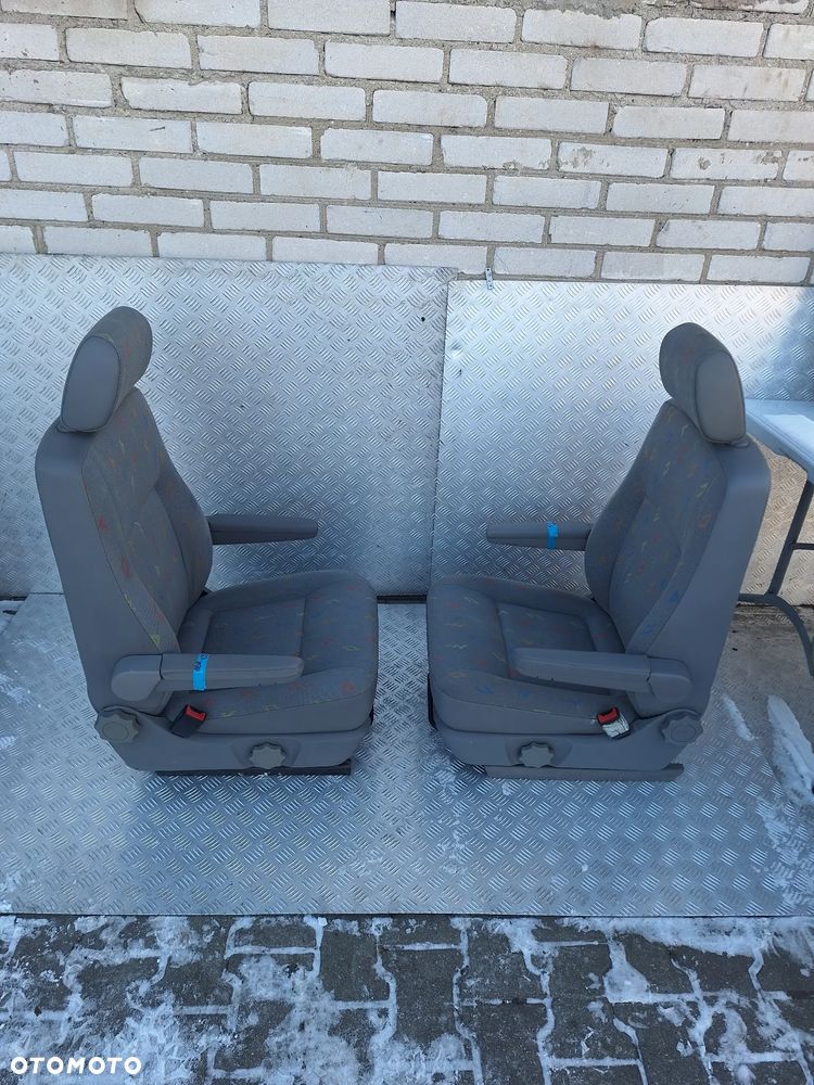 FOTEL OBROTOWY LEWY PRAWY PRZÓD KIEROWCY PODŁOKIETNIKI  OBROTNICA VW TRANSPORTER T5 CARAVELLE - 4