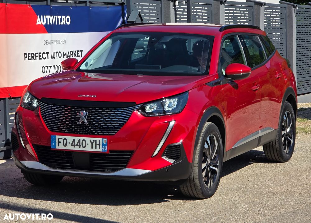 Peugeot 2008 PureTech 130 EAT8 GT - 11