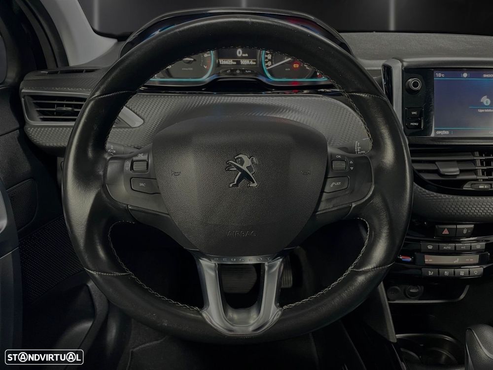 Peugeot 2008 1.2 PureTech Allure EAT6 - 11