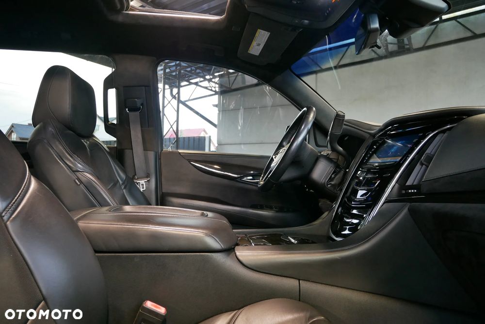 Cadillac Escalade 6.2 V8 ESV Platinum - 26