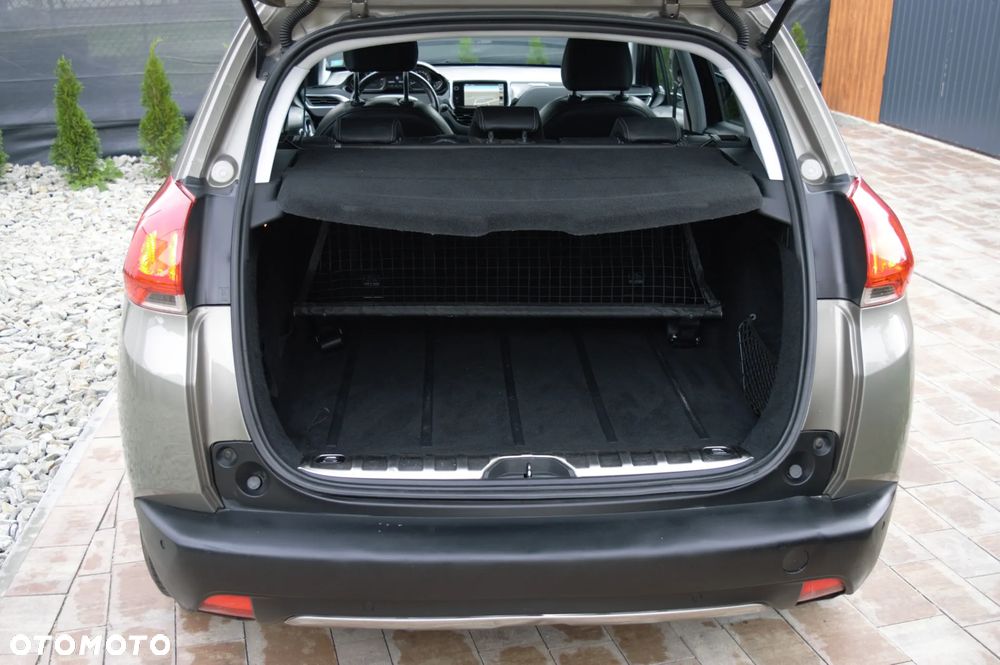 Peugeot 2008 - 13