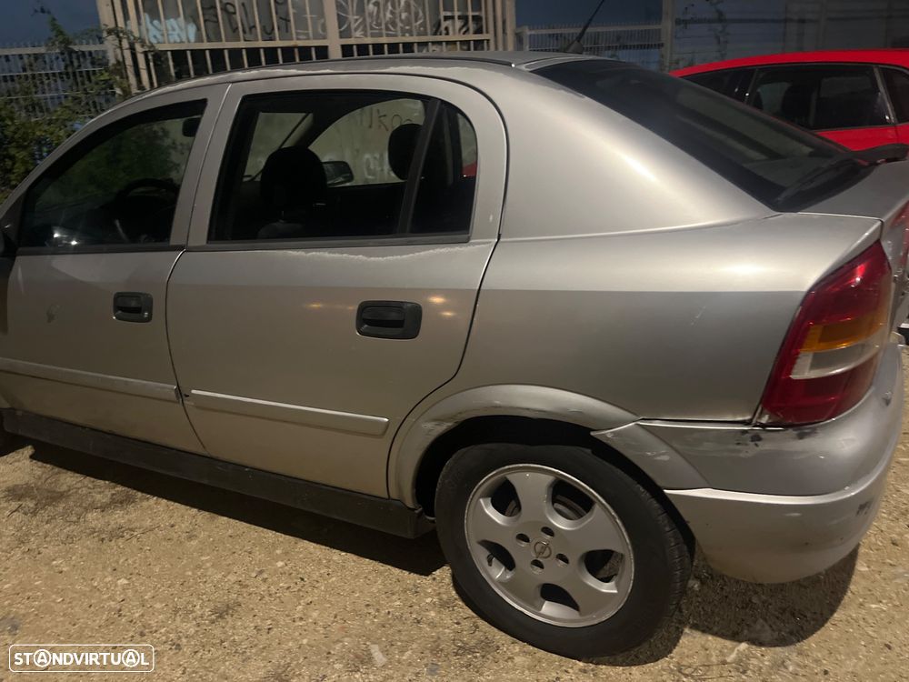Opel Astra 1.4i 16V Family - 2