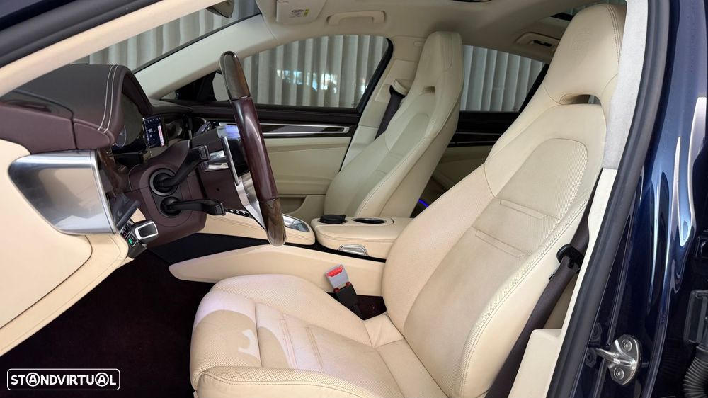 Porsche Panamera 4 E-Hybrid - 10