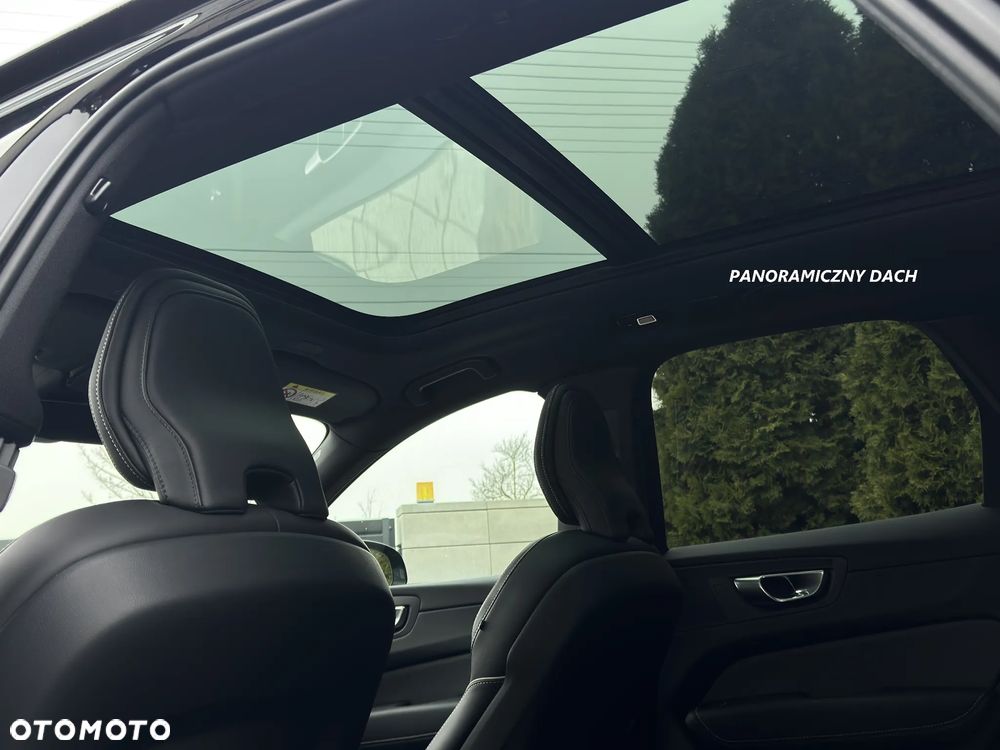 Volvo XC 60 B4 D AWD Plus Dark - 11