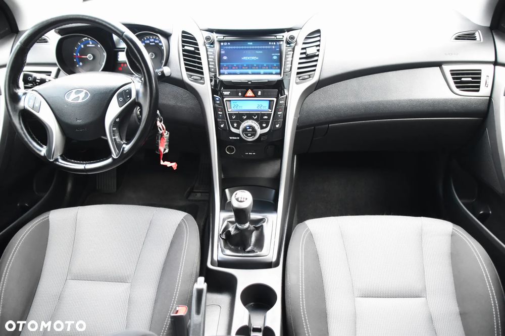 Hyundai i30 blue 1.6 CRDi Trend - 16