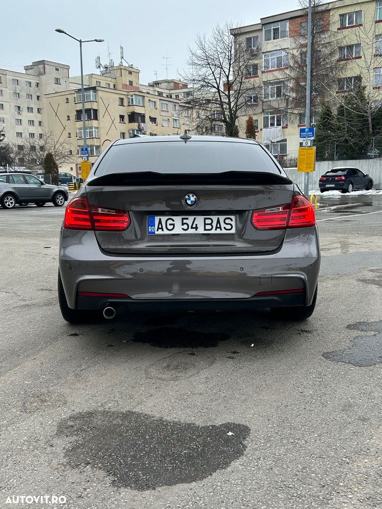 BMW Seria 3 318d Aut. Sport Line - 29