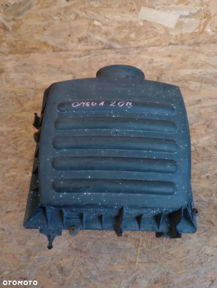 Opel Omega 2.0 B Obudowa Filtra Powietrza - 1