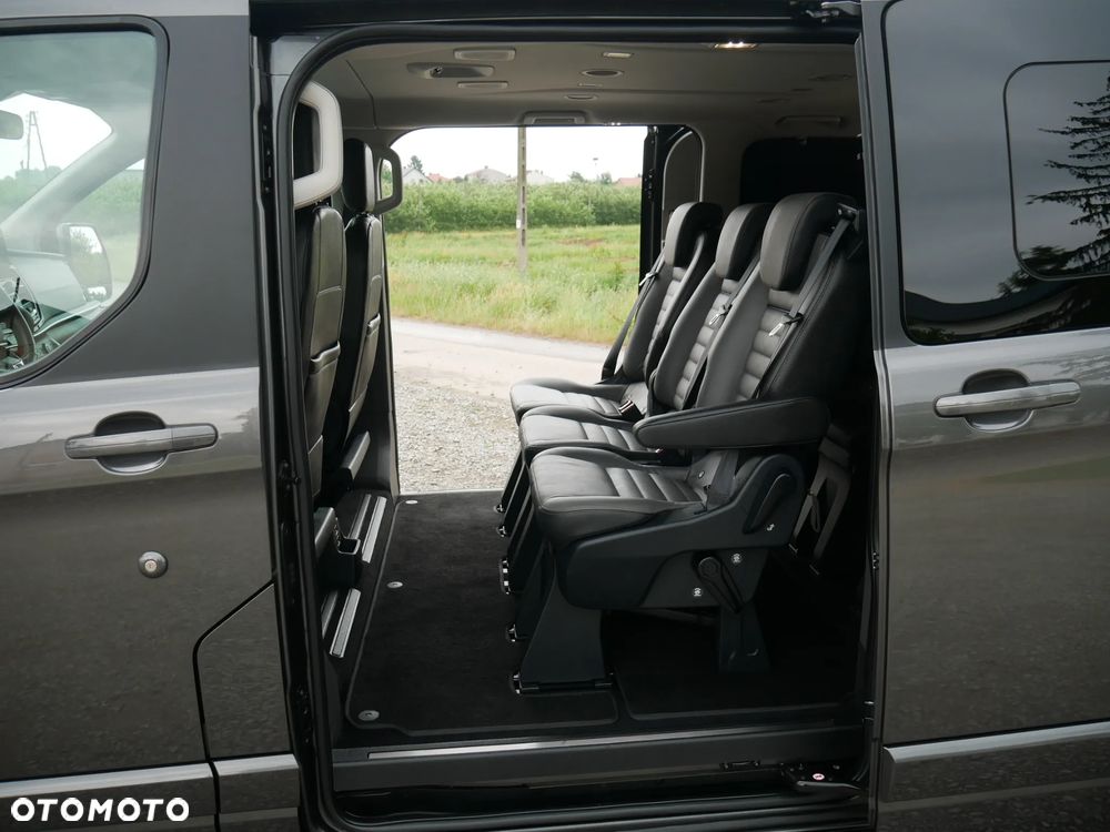 Ford Tourneo Custom 320 L2H1 VA Autm Titanium - 23