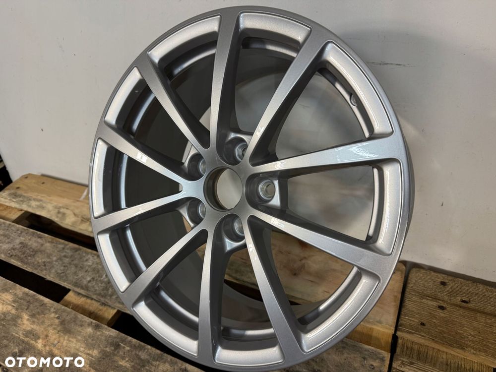 felga aluminiowa audi a6 c8 4k 4k0 17" 7.5 4k0601025 nowka oryginalna - 2