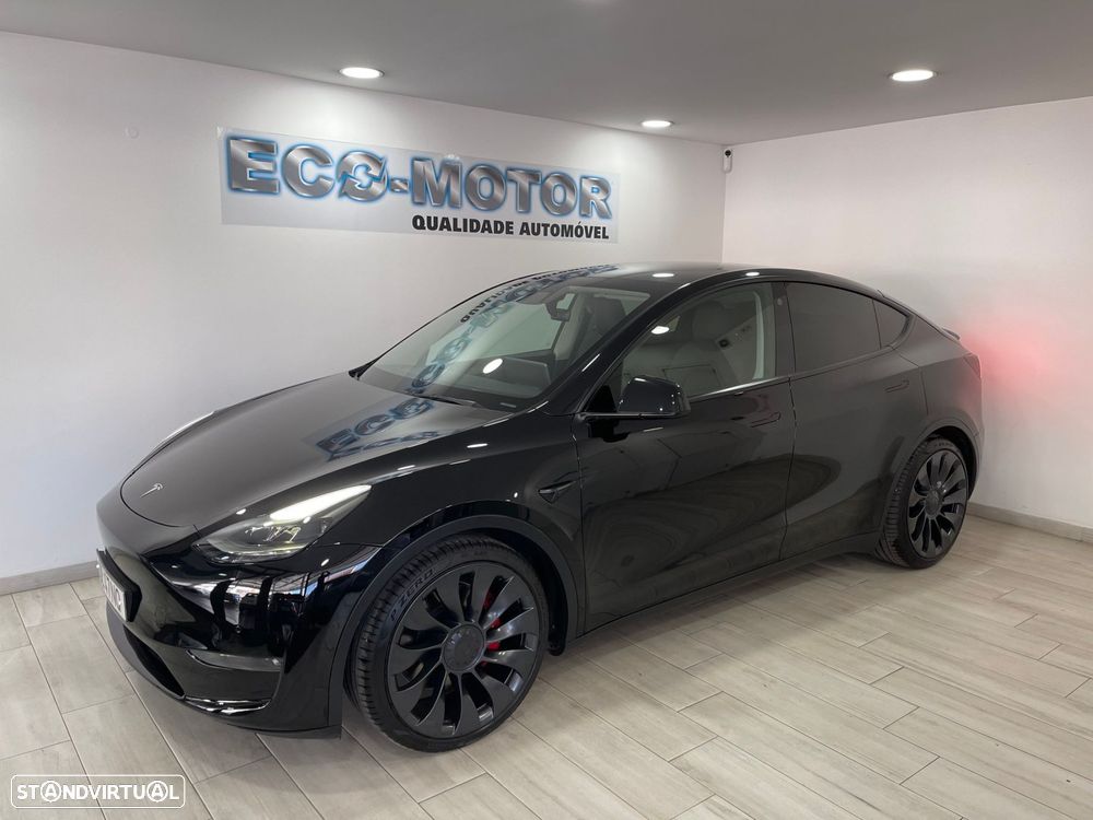 Tesla Model Y Performance Dual Motor AWD - 8