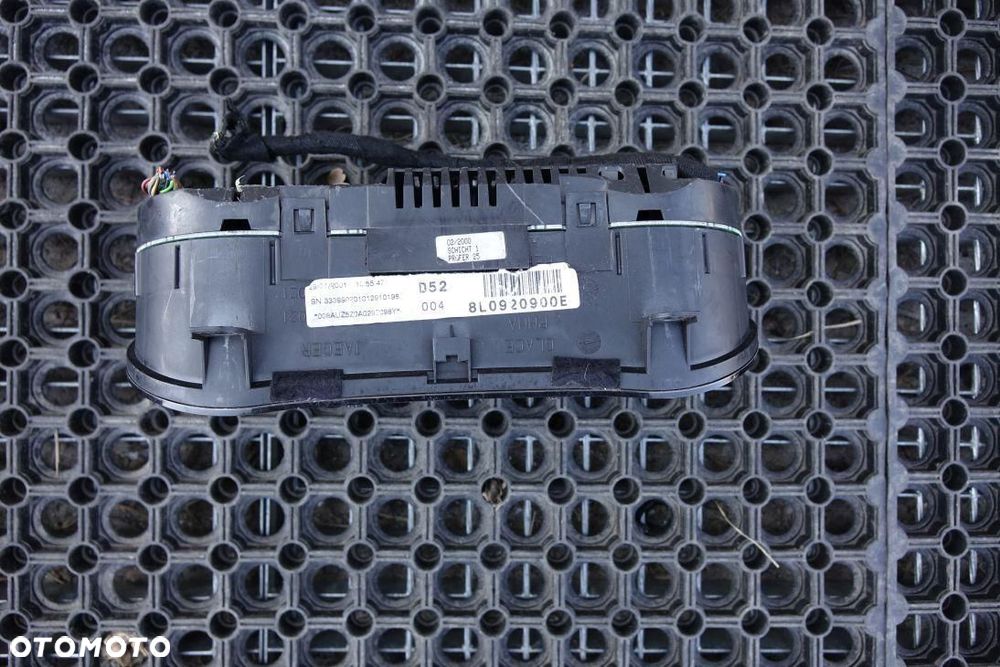 LICZNIK ZEGARY EU AUDI A3 8L DIESEL 8L0920900E - 3