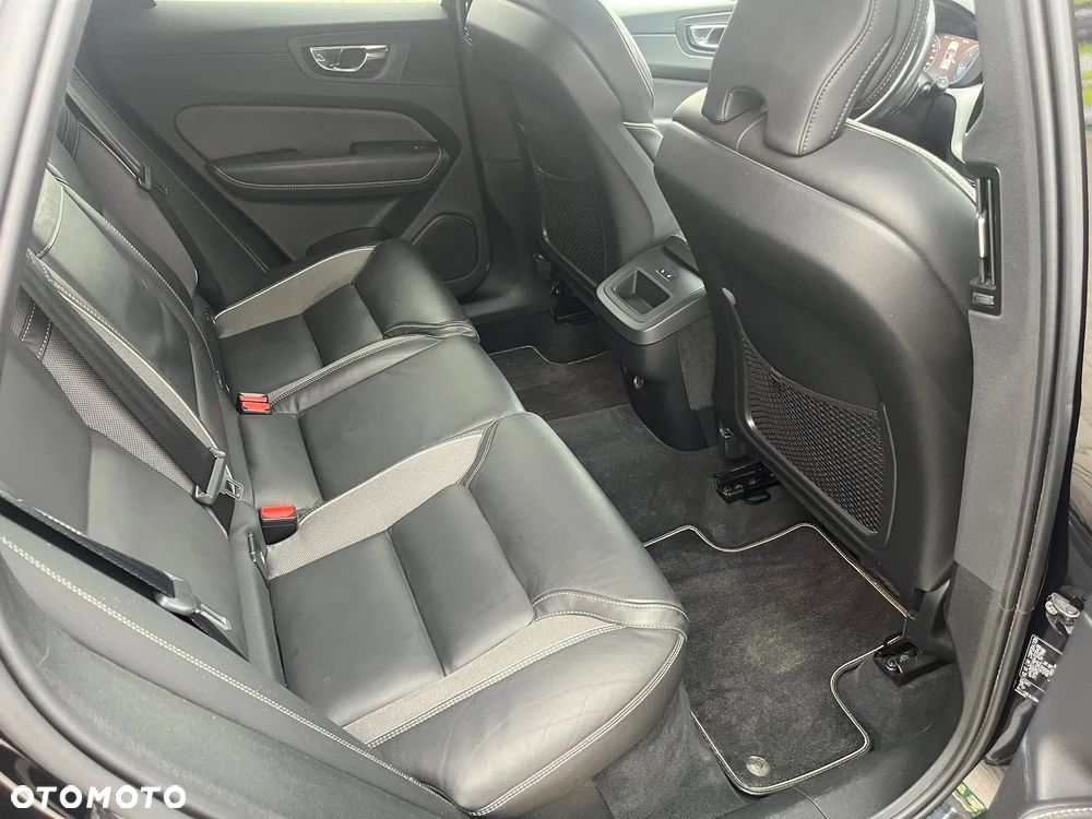 Volvo XC 60 B4 D AWD Geartronic RDesign - 25