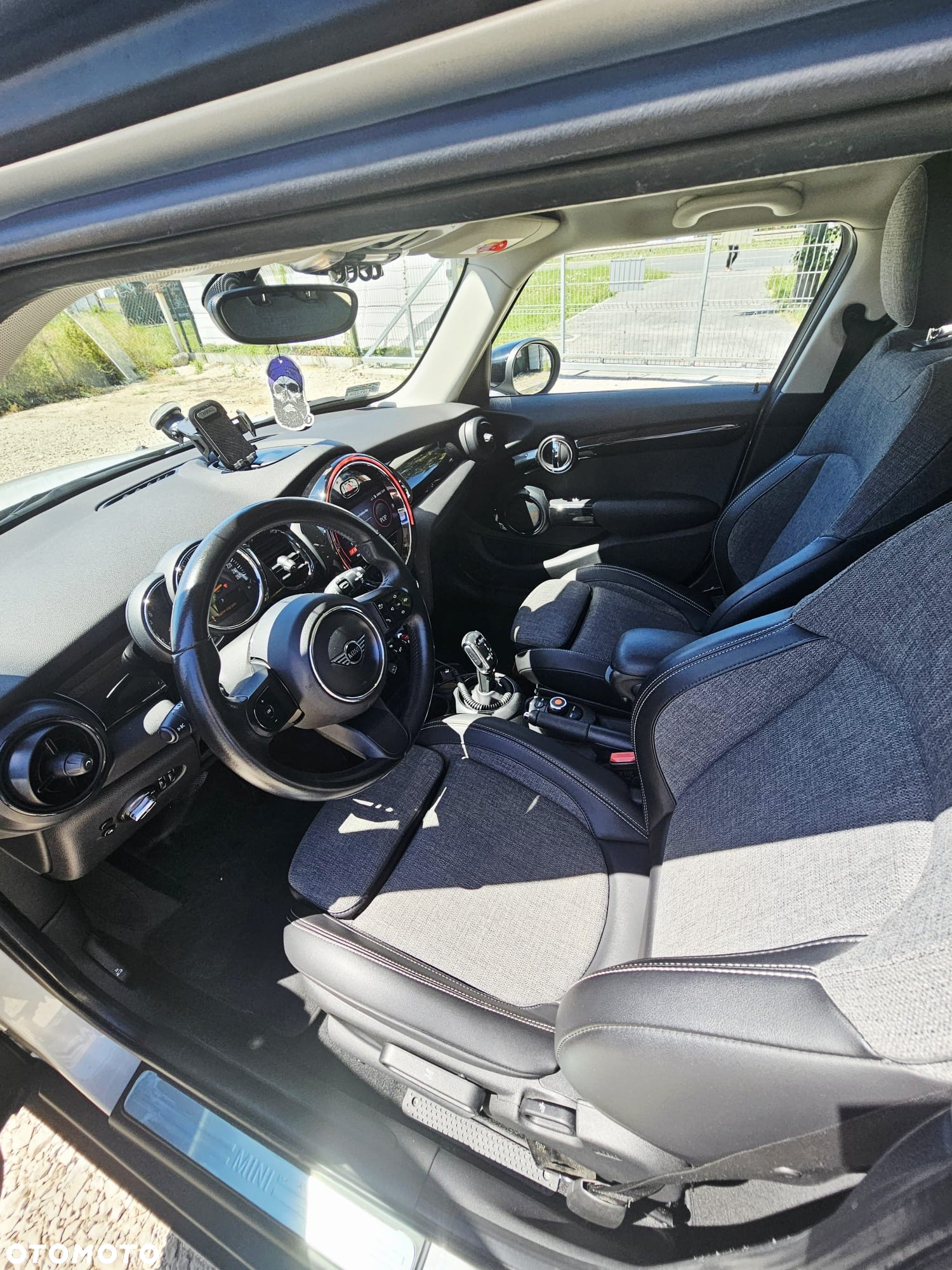 MINI Cooper Standard - 10