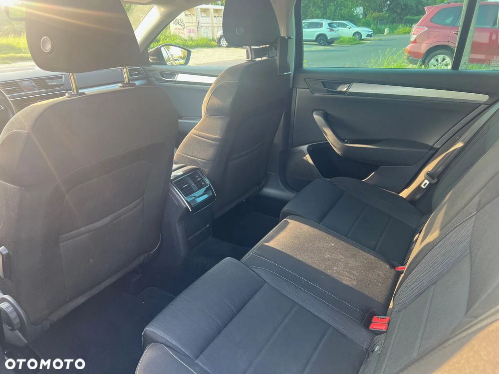 Skoda Superb 1.8 TSI Ambition DSG - 16