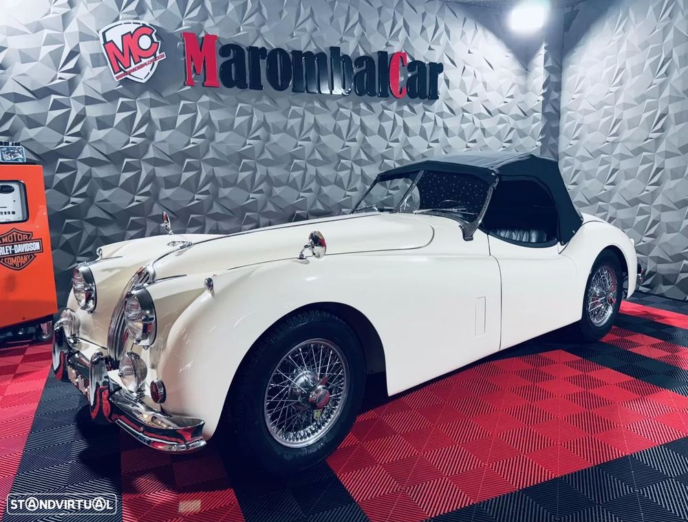 Jaguar XK140 - 11