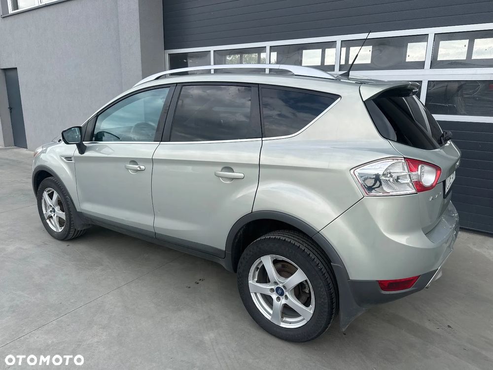 Ford Kuga 2.0 TDCi Titanium FWD - 4