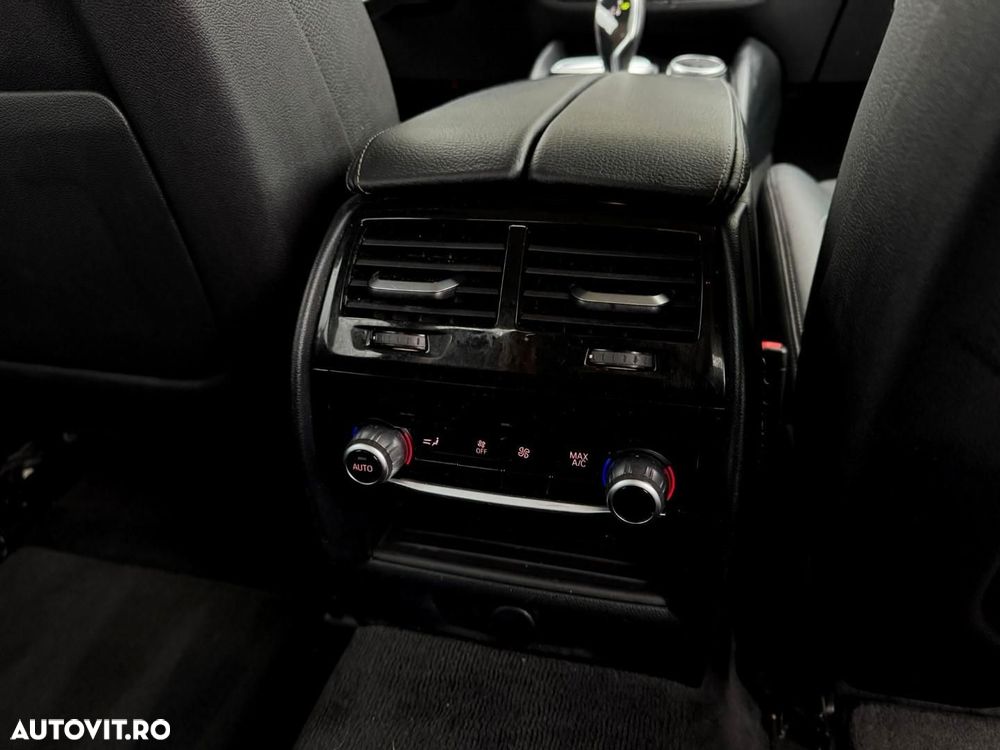 BMW Seria 5 520d Aut. Sport Line - 10