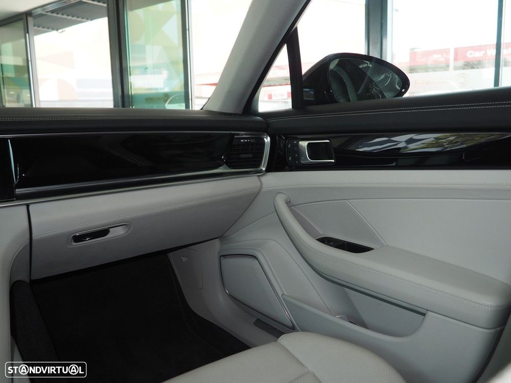 Porsche Panamera Sport Turismo - 10