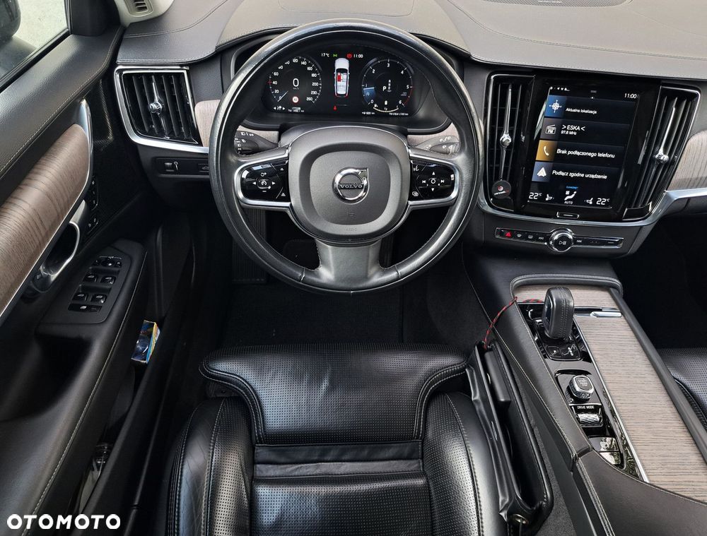 Volvo V90 Cross Country - 13