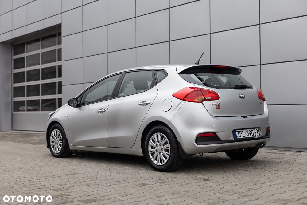Kia Ceed 1.6 CRDi M - 11