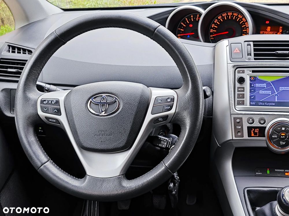 Toyota Verso 2.0 D-4D Sol plus - 22