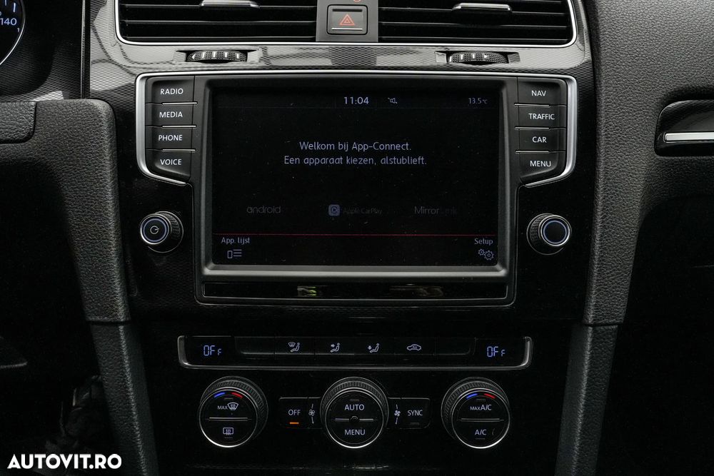 Volkswagen Golf - 21