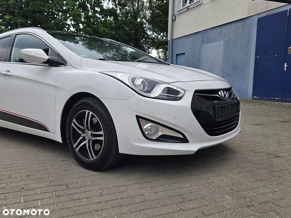 Hyundai i40 Kombi blue 1.6 Space - 17
