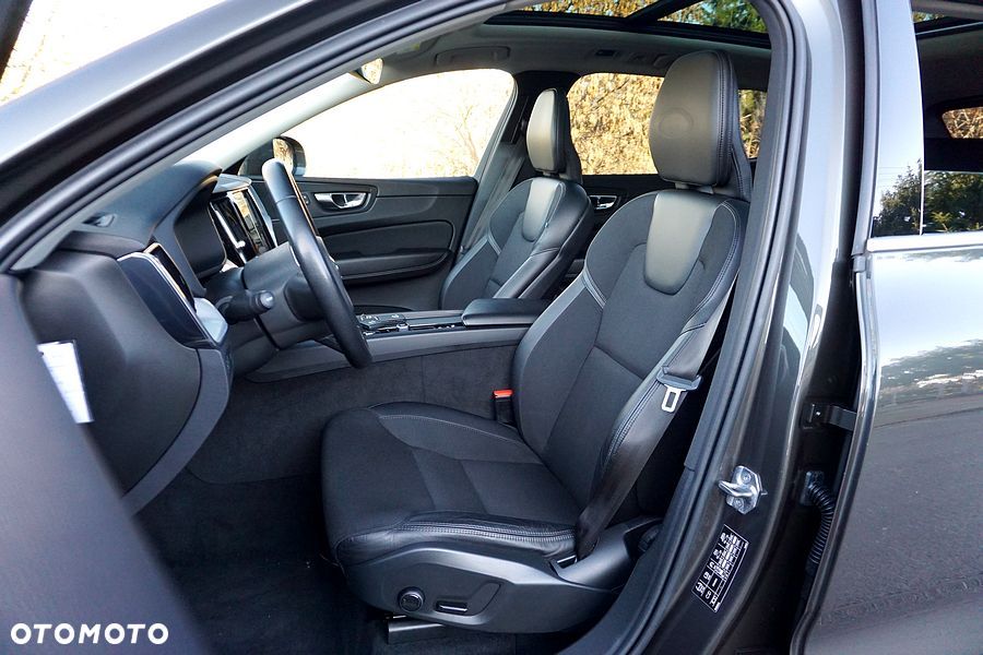 Volvo XC 60 B5 B Geartronic Momentum Pro - 22