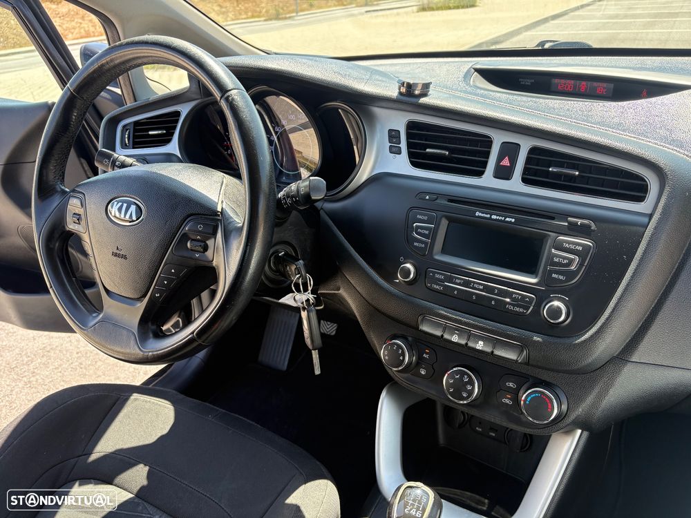 Kia Ceed SW 1.4 CRDi More Edition - 27
