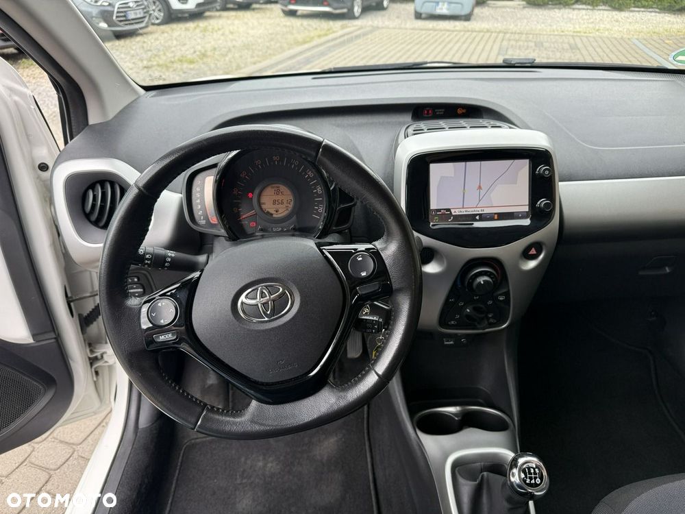 Toyota Aygo x-play touch - 15