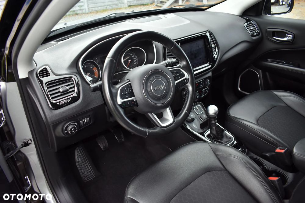 Jeep Compass - 24