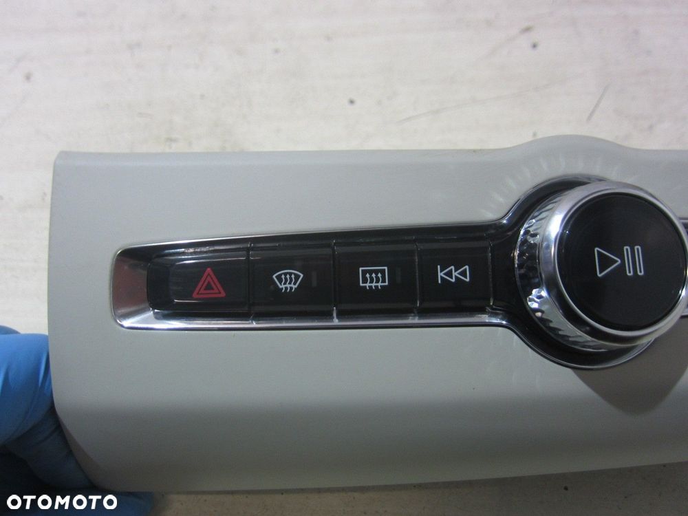 VOLVO XC60 II XC 60 STEROWANIE RADIEM RADIA PANEL PRZEŁĄCZNIK 31398845 18R- - 4