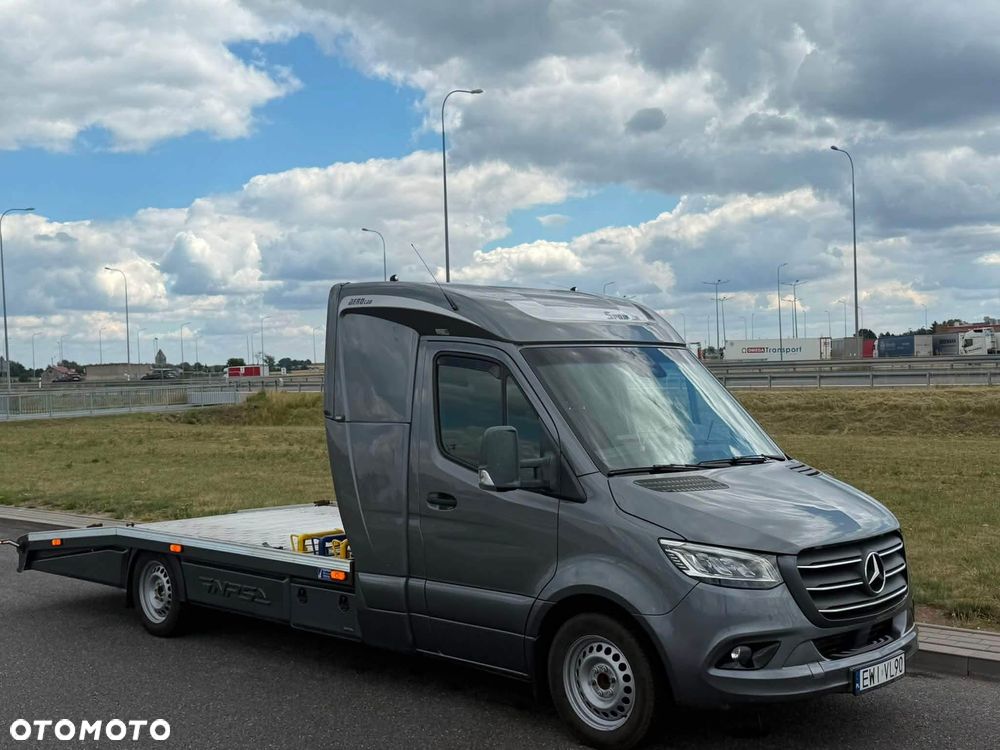 Mercedes-Benz Sprinter 907 - 1