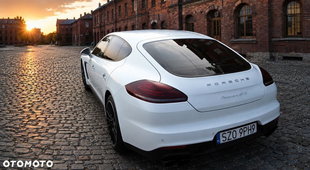 Porsche Panamera GTS PDK - 14