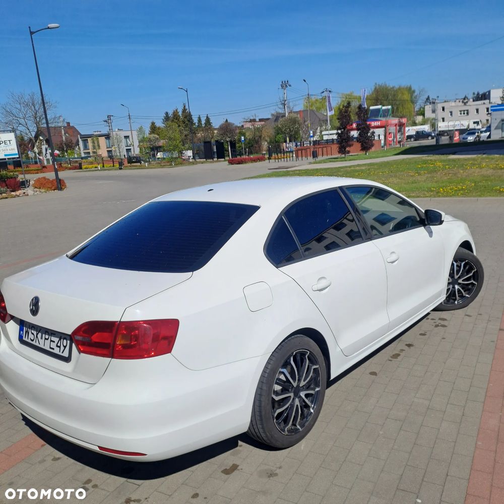Volkswagen Jetta 2.0 Base - 4